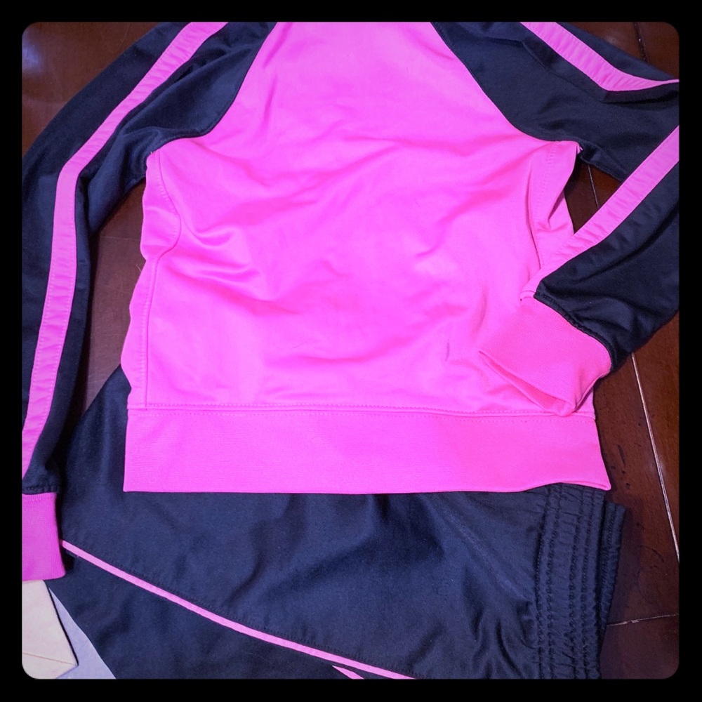 🎉SOLD🎉Nike/Under Armor jogger set 4T Like New - Picture 6 of 8